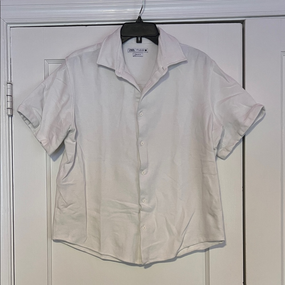 Zara Men's Classic White Button-Down Camp Shirt